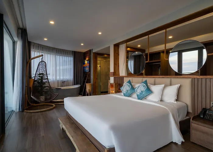 Sunset Beach Resort & Spa- Beachfront Pirate Fire Show Phu Quoc